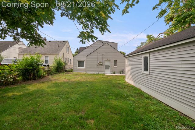 630 White Avenue, Lincoln Park, MI 48146