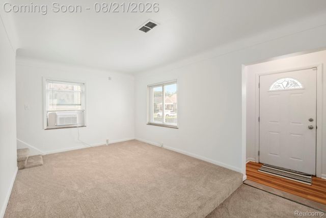 630 White Avenue, Lincoln Park, MI 48146