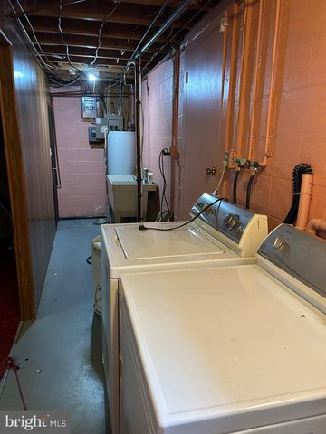 1910 DELMAR ORCHARD RD, Martinsburg, WV 25403