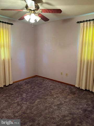 1910 DELMAR ORCHARD RD, Martinsburg, WV 25403