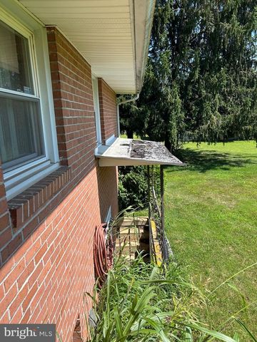 1910 DELMAR ORCHARD RD, Martinsburg, WV 25403
