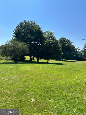1910 DELMAR ORCHARD RD, Martinsburg, WV 25403