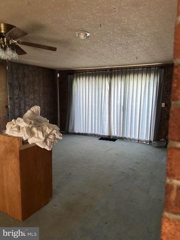 1910 DELMAR ORCHARD RD, Martinsburg, WV 25403