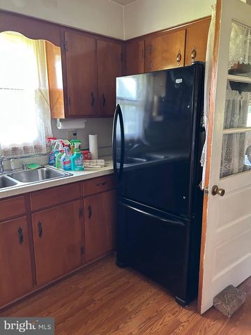 1910 DELMAR ORCHARD RD, Martinsburg, WV 25403