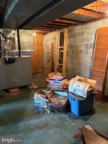 1910 DELMAR ORCHARD RD, Martinsburg, WV 25403