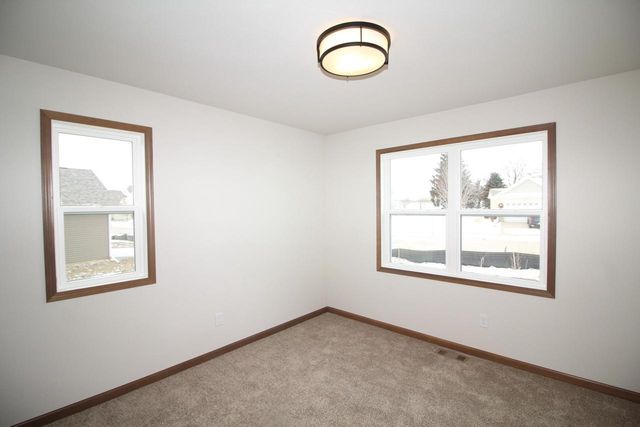 426 Parker DRIVE, Genoa City, WI 53128