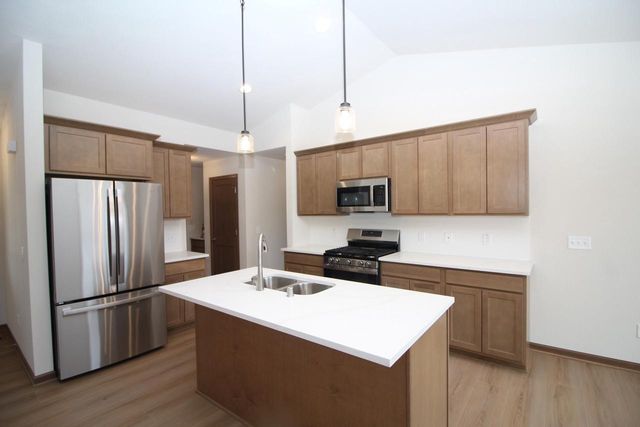 426 Parker DRIVE, Genoa City, WI 53128