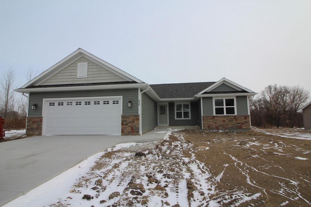 426 Parker DRIVE, Genoa City, WI 53128