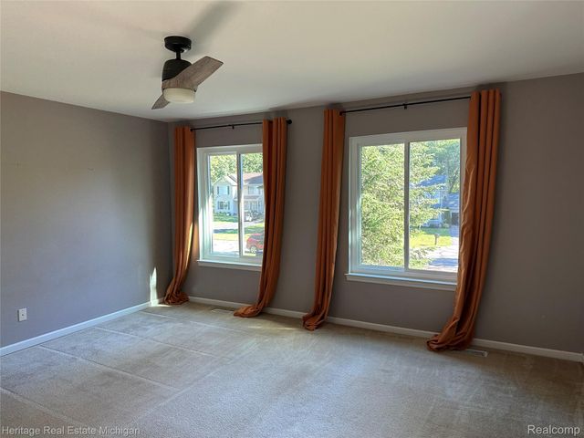 2456 Spartans Trail, Hamburg Township, MI 48169
