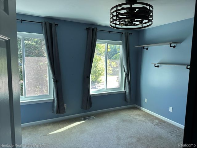 2456 Spartans Trail, Hamburg Township, MI 48169