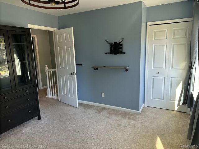 2456 Spartans Trail, Hamburg Township, MI 48169