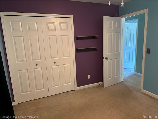 2456 Spartans Trail, Hamburg Township, MI 48169