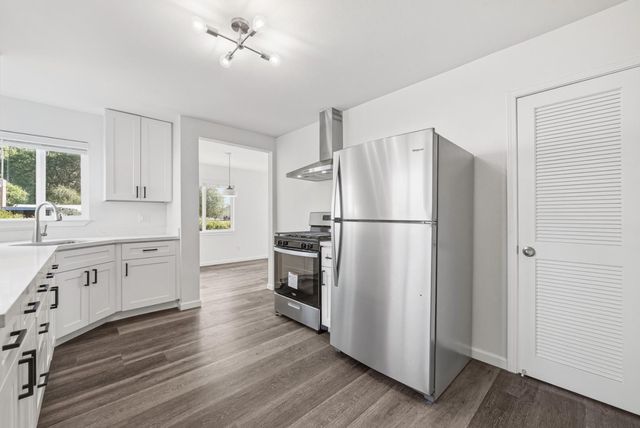 7876 Bancroft Avenue, Oakland, CA 94605