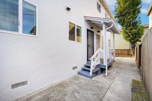 7876 Bancroft Avenue, Oakland, CA 94605