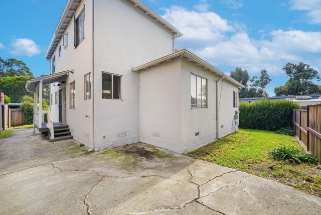 7876 Bancroft Avenue, Oakland, CA 94605
