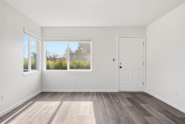 7876 Bancroft Avenue, Oakland, CA 94605