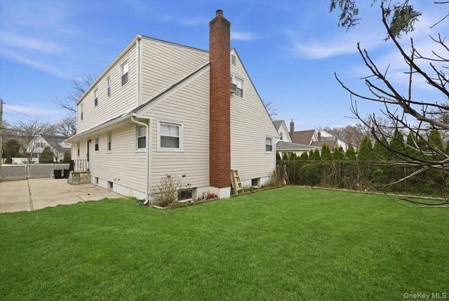 117 Terrace Avenue, Floral Park, NY 11001
