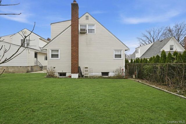 117 Terrace Avenue, Floral Park, NY 11001