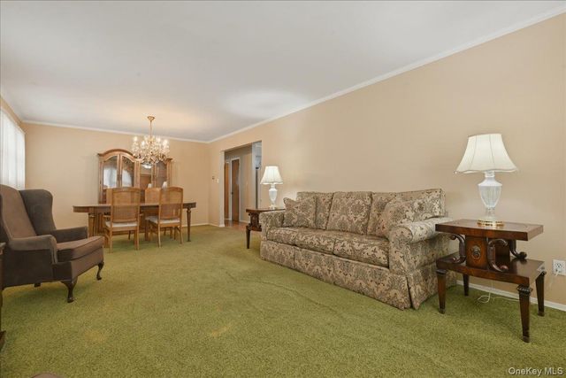 117 Terrace Avenue, Floral Park, NY 11001