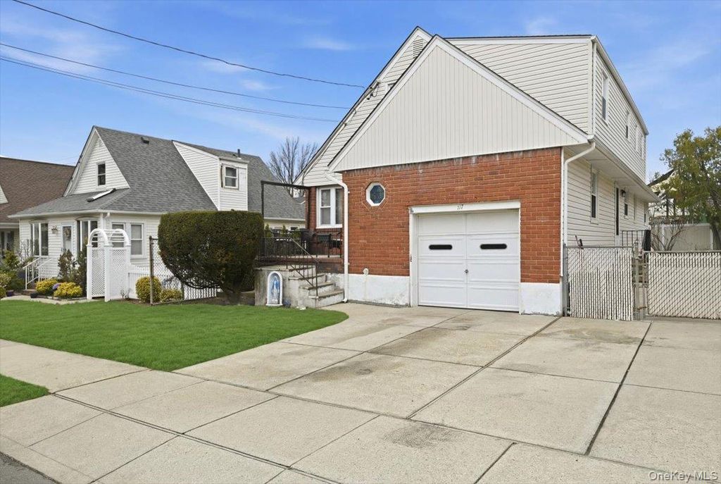 117 Terrace Avenue, Floral Park, NY 11001