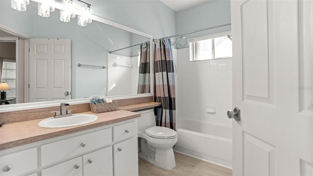 4353 NW 34 TERRACE, Gainesville, FL 32605