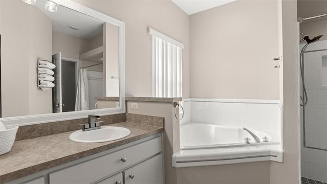 4353 NW 34 TERRACE, Gainesville, FL 32605