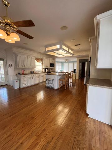 4 Hartwick Court, Conroe, TX 77304