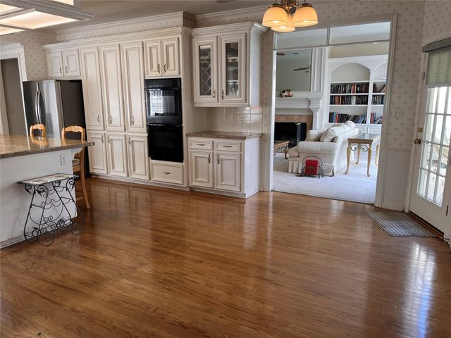 4 Hartwick Court, Conroe, TX 77304