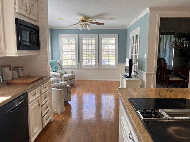 4 Hartwick Court, Conroe, TX 77304