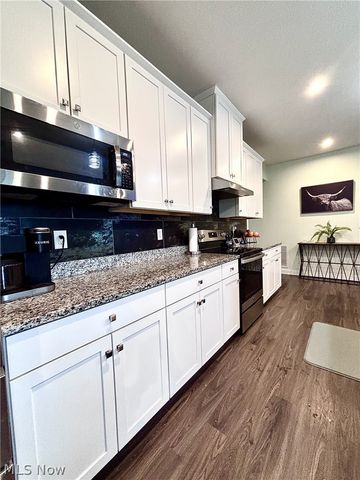 2043 Farroni Drive, Willoughby, OH 44094