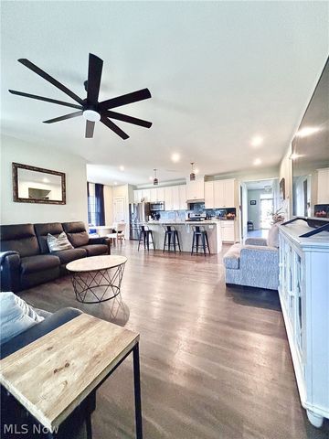 2043 Farroni Drive, Willoughby, OH 44094