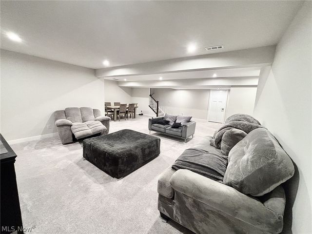 2043 Farroni Drive, Willoughby, OH 44094