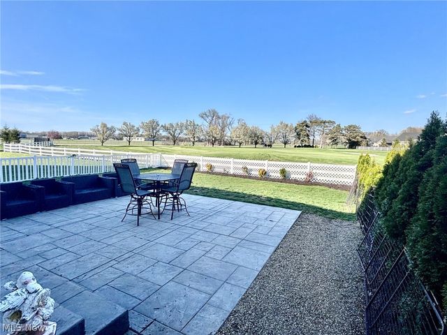 2043 Farroni Drive, Willoughby, OH 44094
