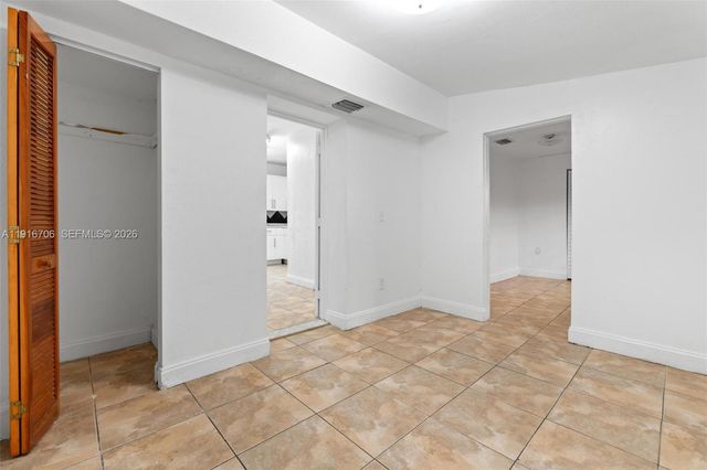 2262 NW 4th Street, Miami, FL 33125