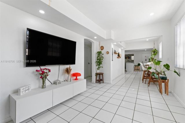 2262 NW 4th Street, Miami, FL 33125