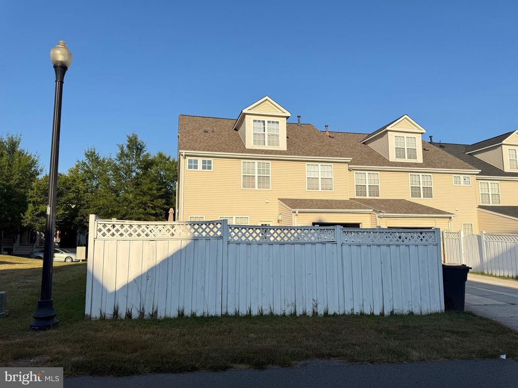 20423 BOWFONDS ST, Ashburn, VA 20147