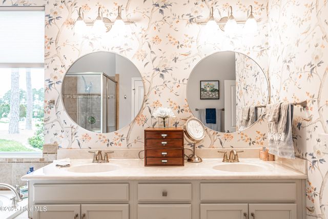 680 Legacy Lakes Way, Aberdeen, NC 28315