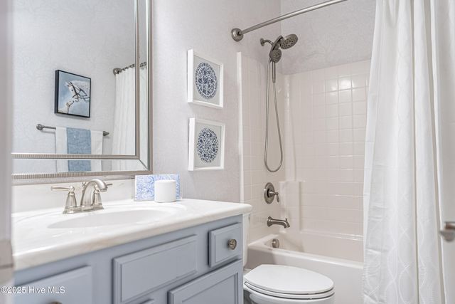 680 Legacy Lakes Way, Aberdeen, NC 28315