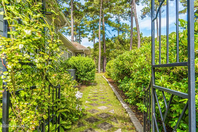 680 Legacy Lakes Way, Aberdeen, NC 28315