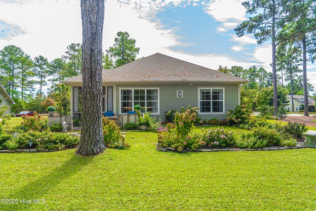 680 Legacy Lakes Way, Aberdeen, NC 28315