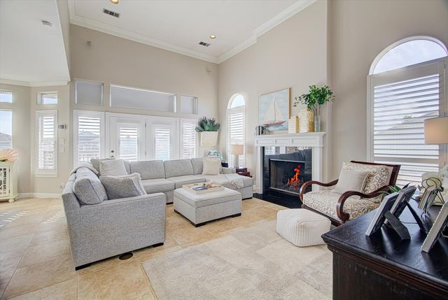 1095 Redfish Street, Bayou Vista, TX 77563