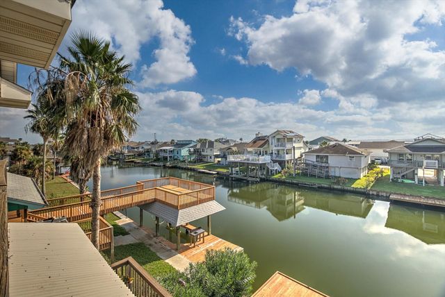 1095 Redfish Street, Bayou Vista, TX 77563
