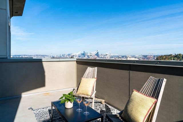4052 30th Avenue SW, Seattle, WA 98126
