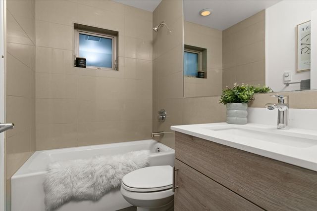 4052 30th Avenue SW, Seattle, WA 98126