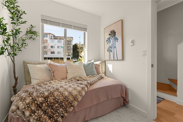4052 30th Avenue SW, Seattle, WA 98126