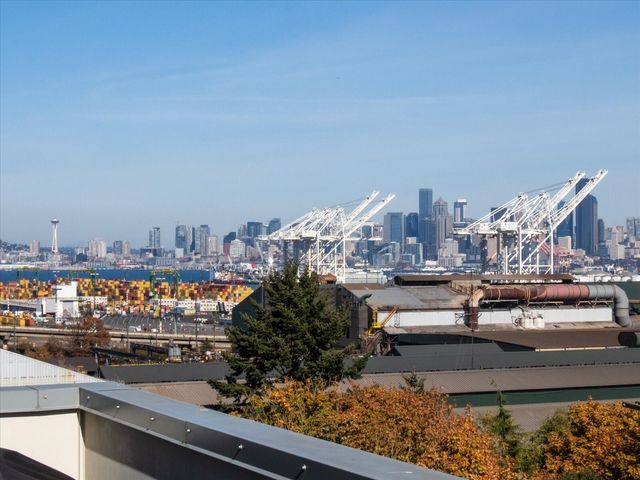 4052 30th Avenue SW, Seattle, WA 98126