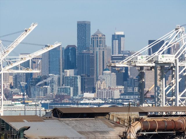 4052 30th Avenue SW, Seattle, WA 98126