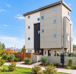 4052 30th Avenue SW, Seattle, WA 98126