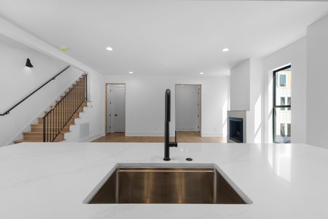 108B N 9th St, Nashville, TN 37206