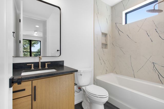 108B N 9th St, Nashville, TN 37206
